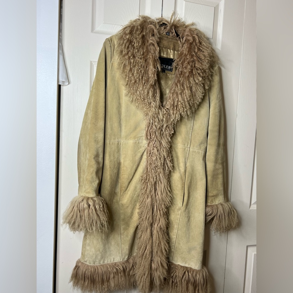 Genuine suede coat with Lamb’s hair trim